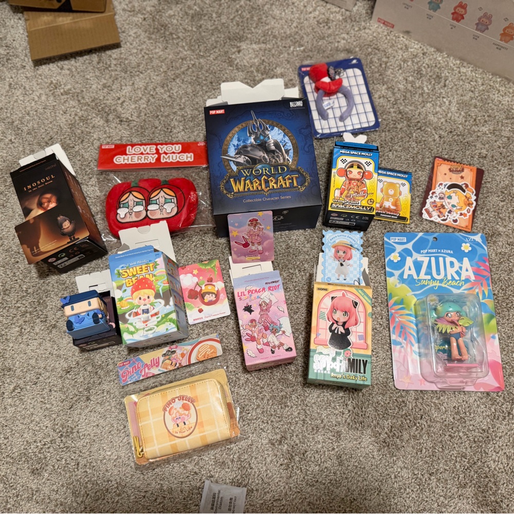 Pop Mart Assorted Toys and Figurines (valued at $195）